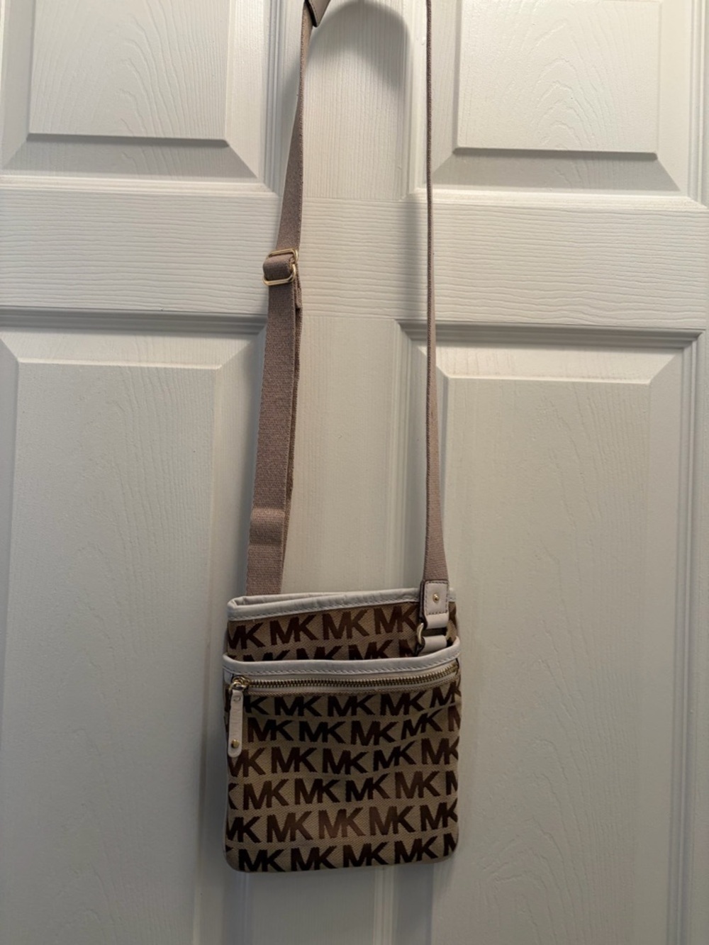 Michael Kors MK Logo Crossbody Bag Tan Brown Small Zip Pocket (has been repaired